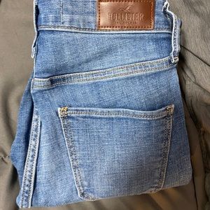 Worn once Hollister jeans!!